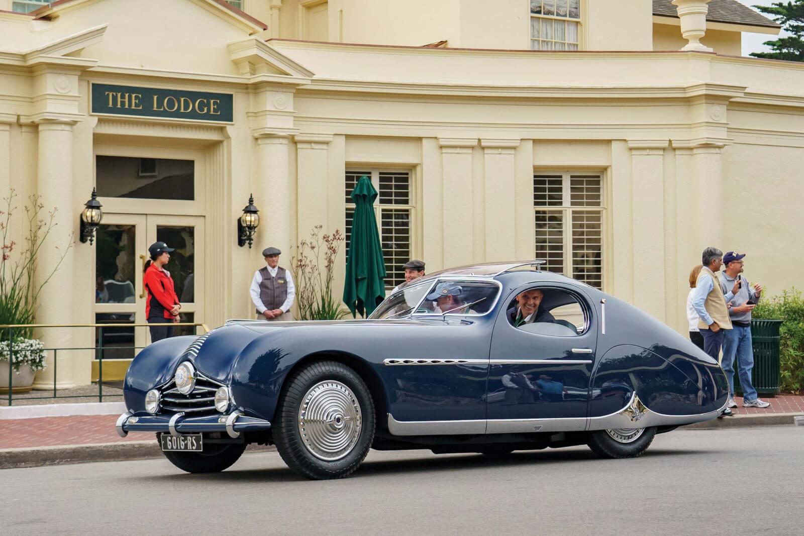 https://www.pebblebeachconcours.net/wp-content/uploads/2022/04/1948-Talbot-Lago-T26-Grand-Sport-Figoni-Fastback-Coupe_exp_web.jpg